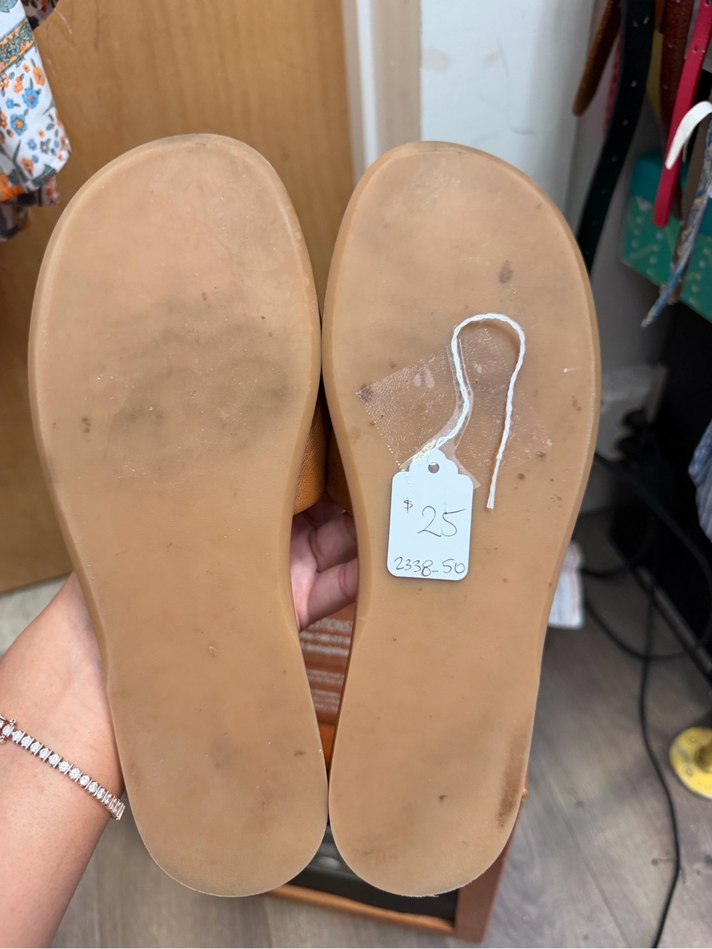 Steve Madden Women’s Sienna Leather Slide Sandals Cognac Brown.  Size: 8M - Picture 5 of 5